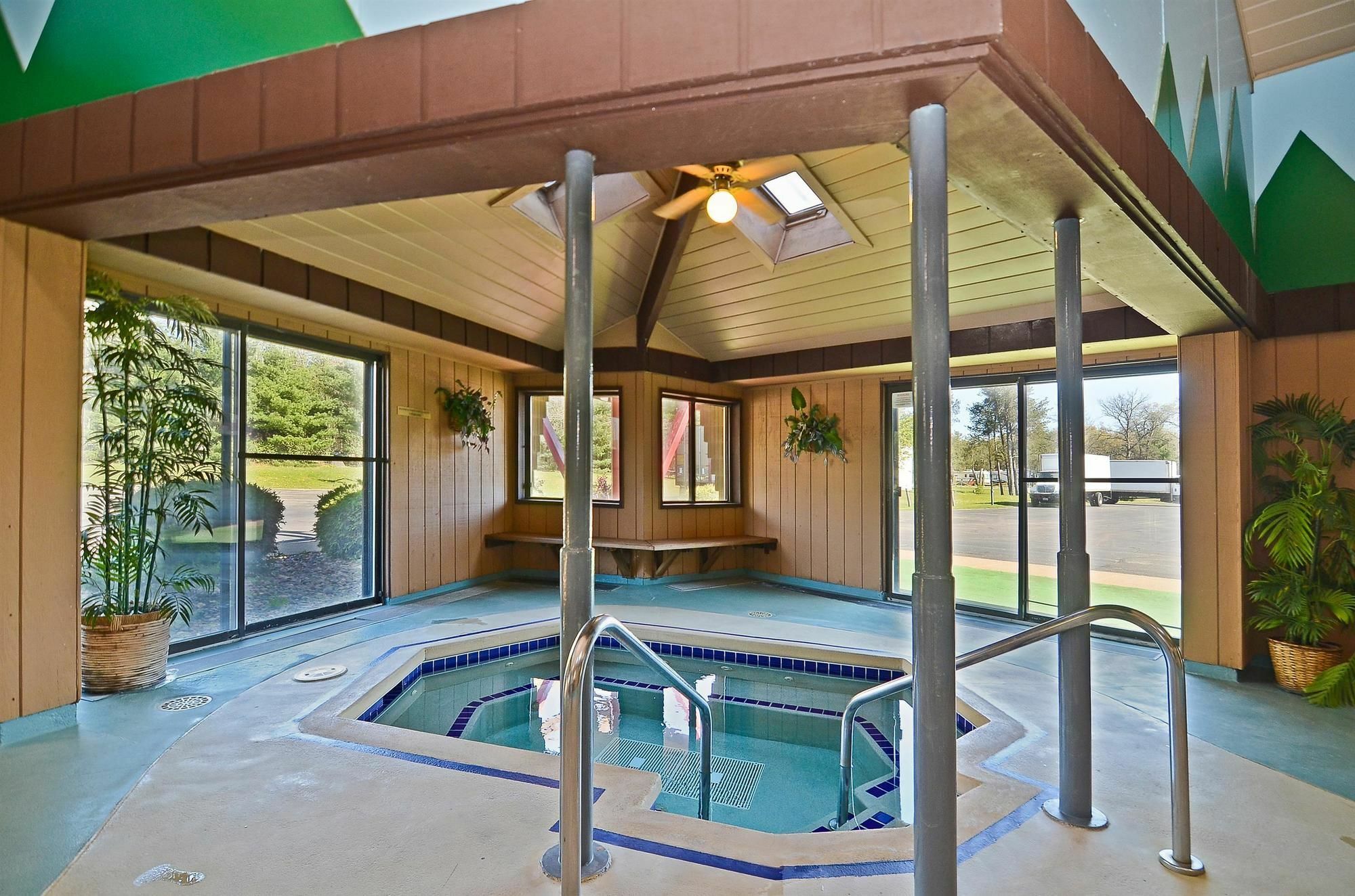 Surestay Plus Hotel By Best Western Black River Falls Exterior photo